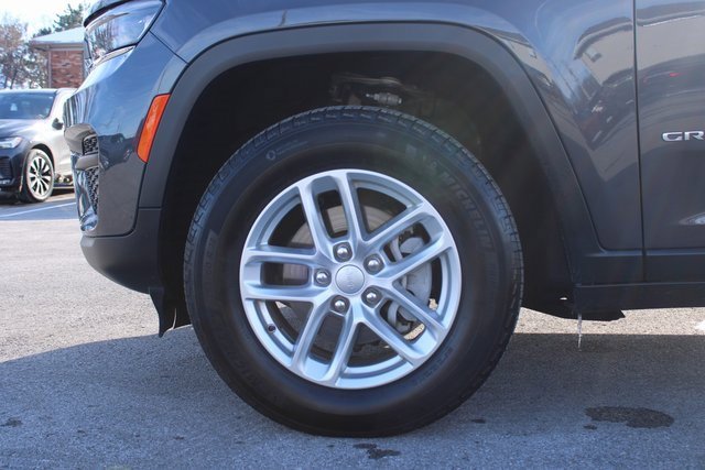Used 2024 Jeep Grand Cherokee Laredo X w/ Luxury Tech Group I image 29