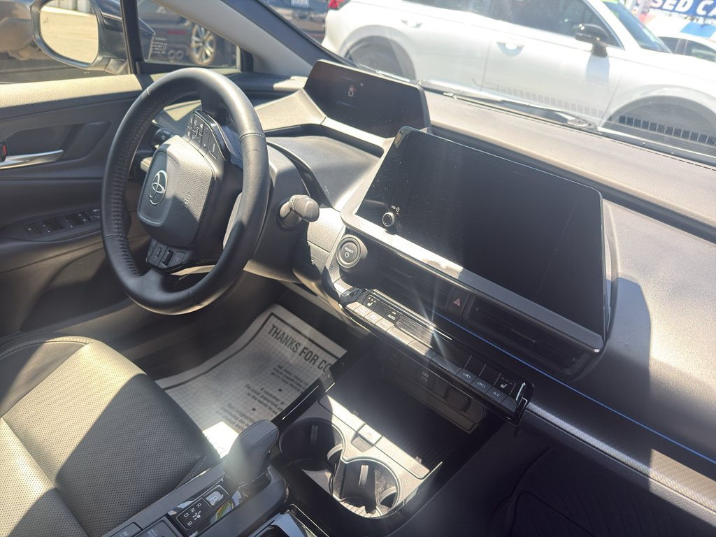 Used 2025 Toyota Prius FWD image 17