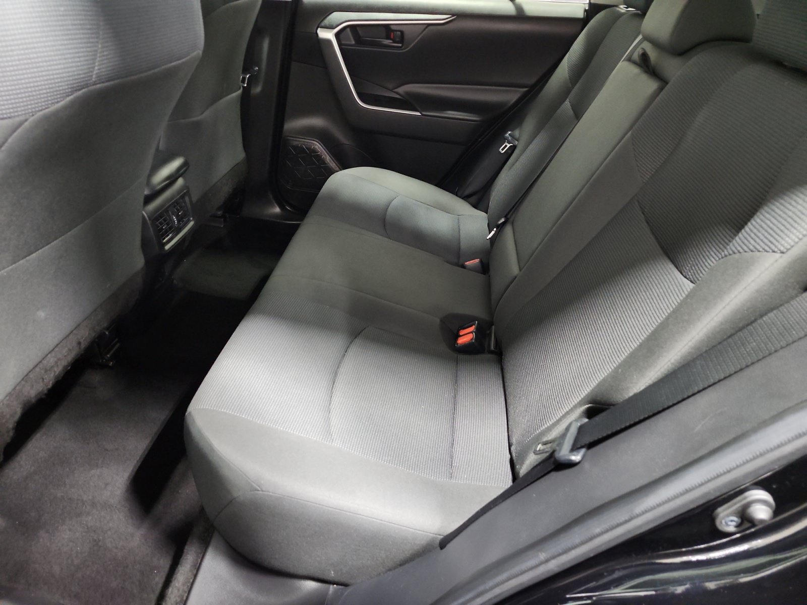 Used 2022 Toyota RAV4 LE AWD/4WD image 13