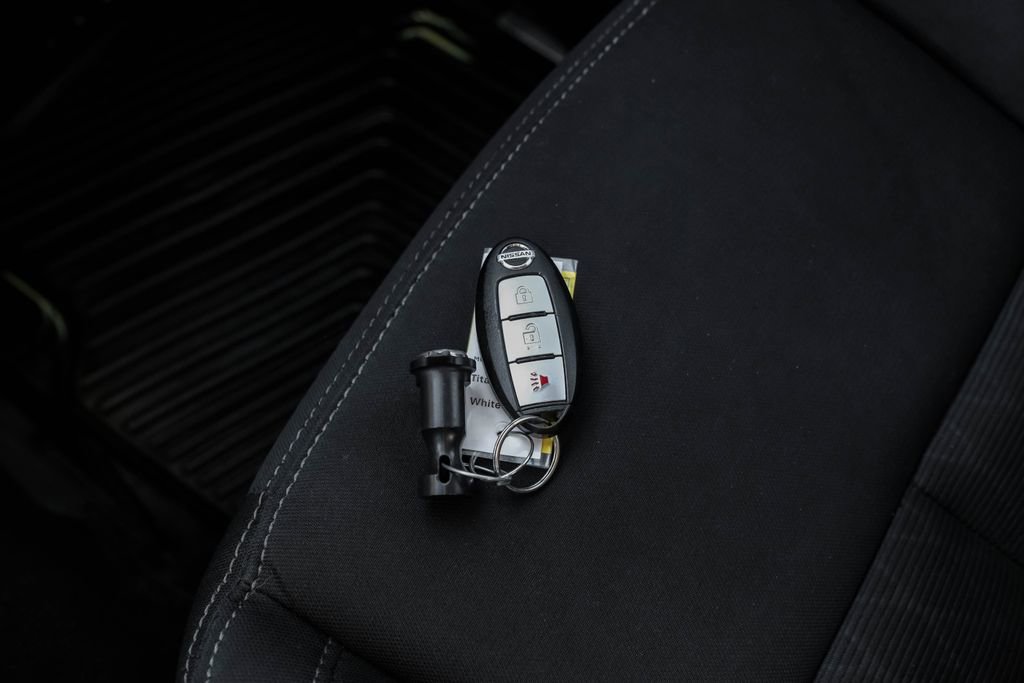 Used 2017 Nissan Titan SV image 51