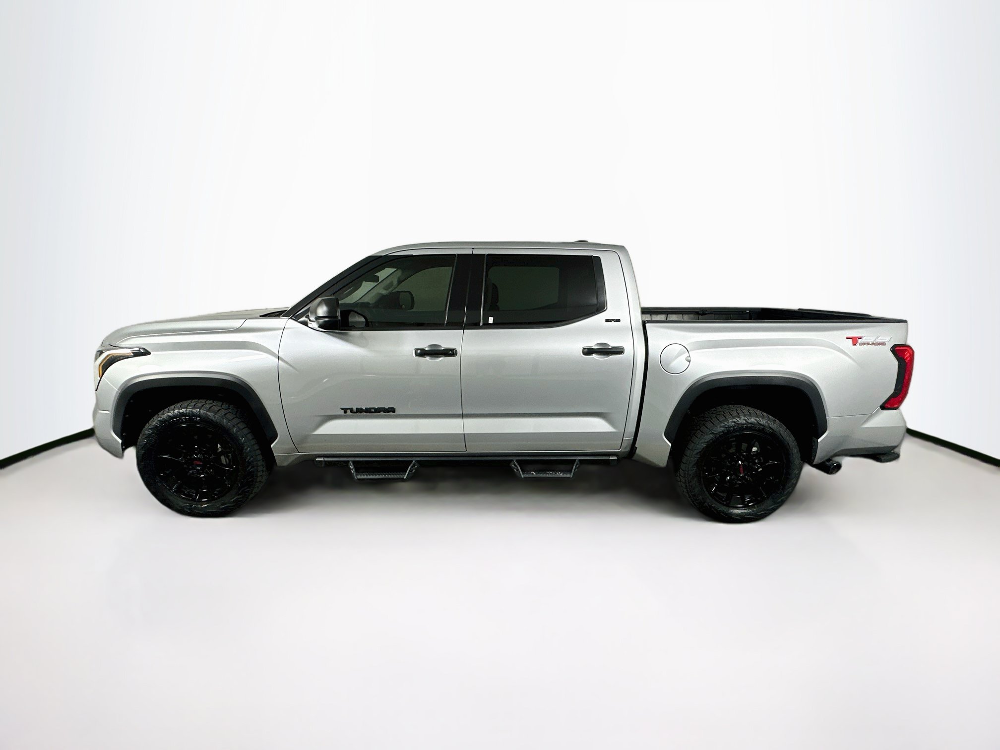Used 2023 Toyota Tundra SR5 AWD/4WD image 4