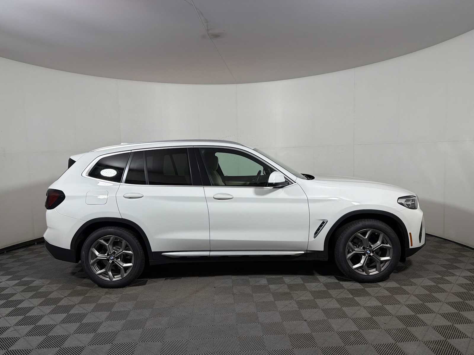 Used 2024 BMW X3 xDrive30i w/ Convenience Package AWD/4WD image 7