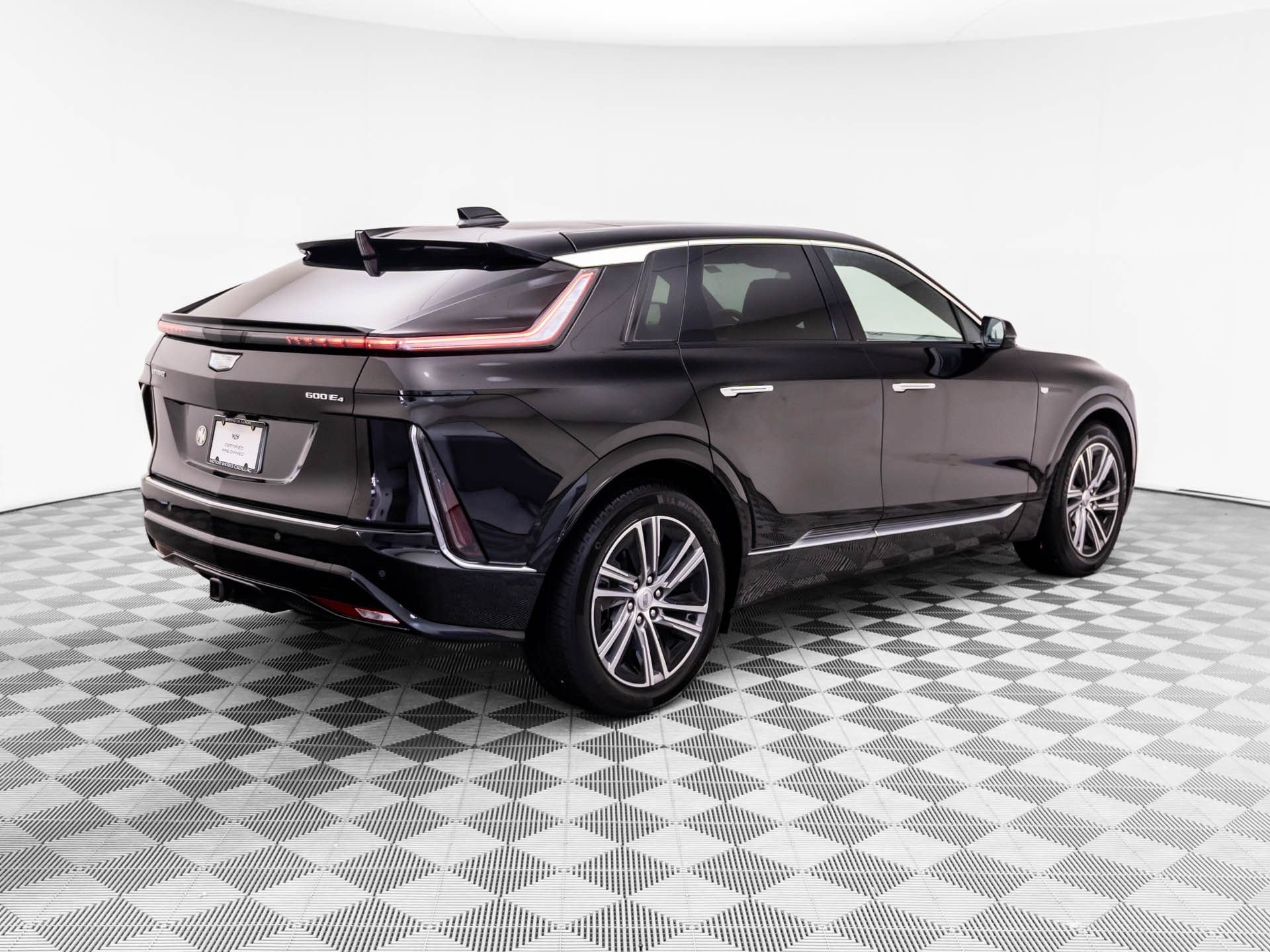 Certified 2024 Cadillac Lyriq Luxury w/ LPO, Floor Liner Package AWD/4WD image 6