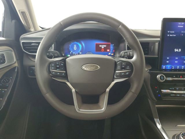 Used 2021 Ford Explorer Platinum w/ Equipment Group 601A image 17