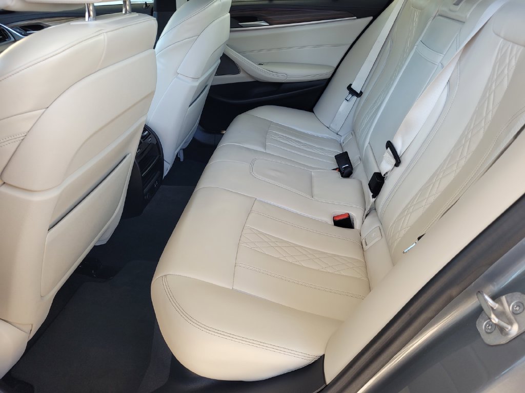 Used 2023 BMW 530i xDrive w/ Premium Package AWD/4WD image 8