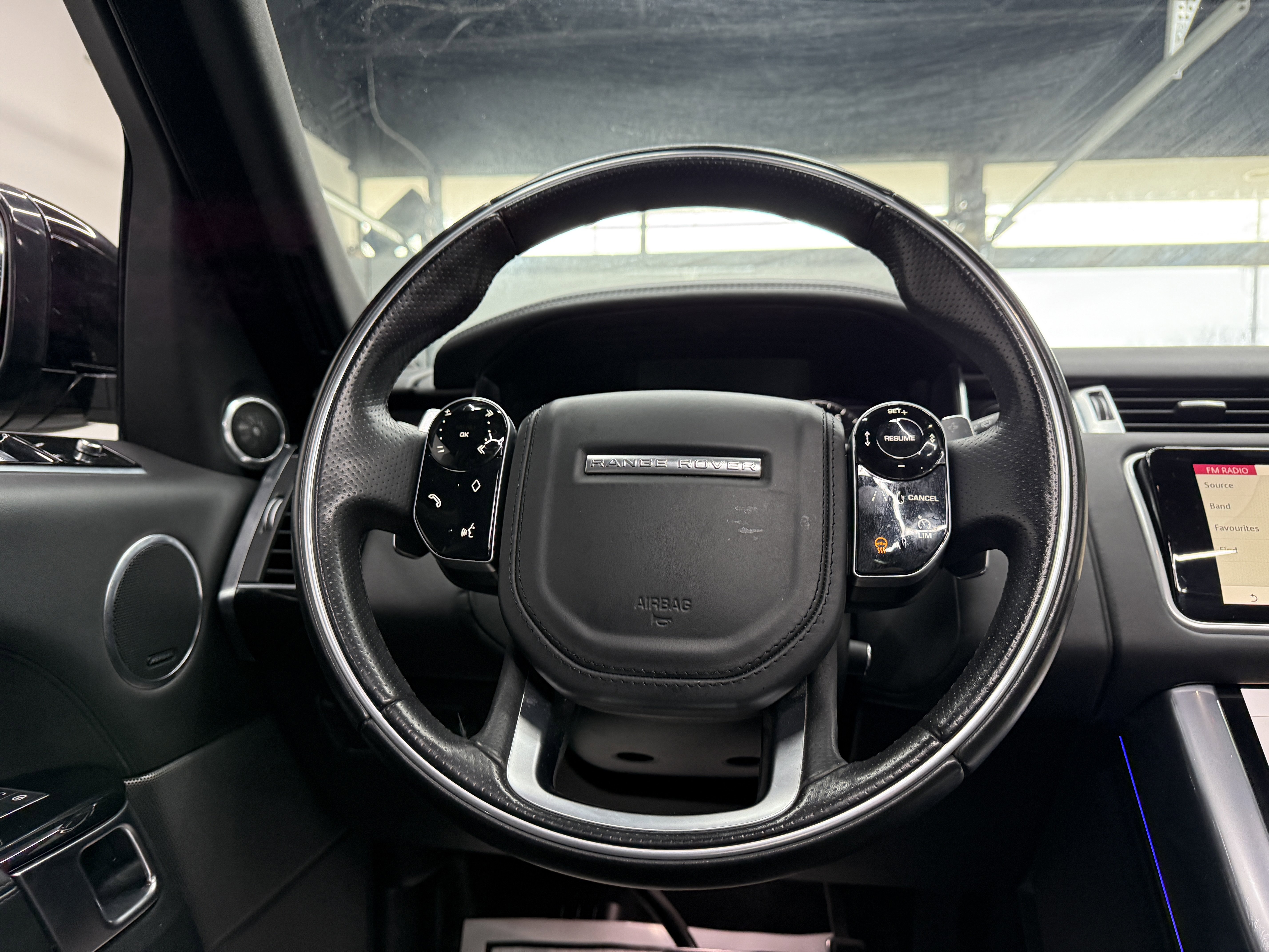 Used 2018 Land Rover Range Rover Sport HSE Dynamic image 14