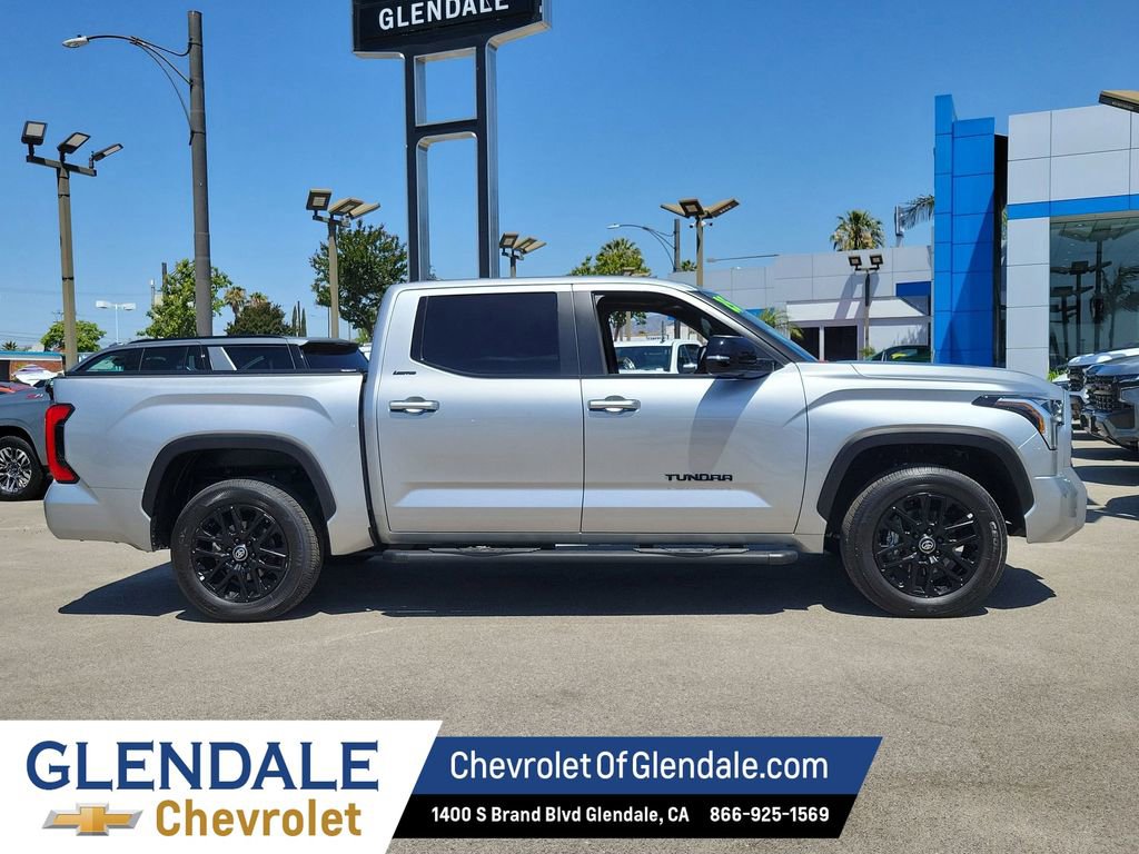 Used 2025 Toyota Tundra Limited AWD/4WD image 11