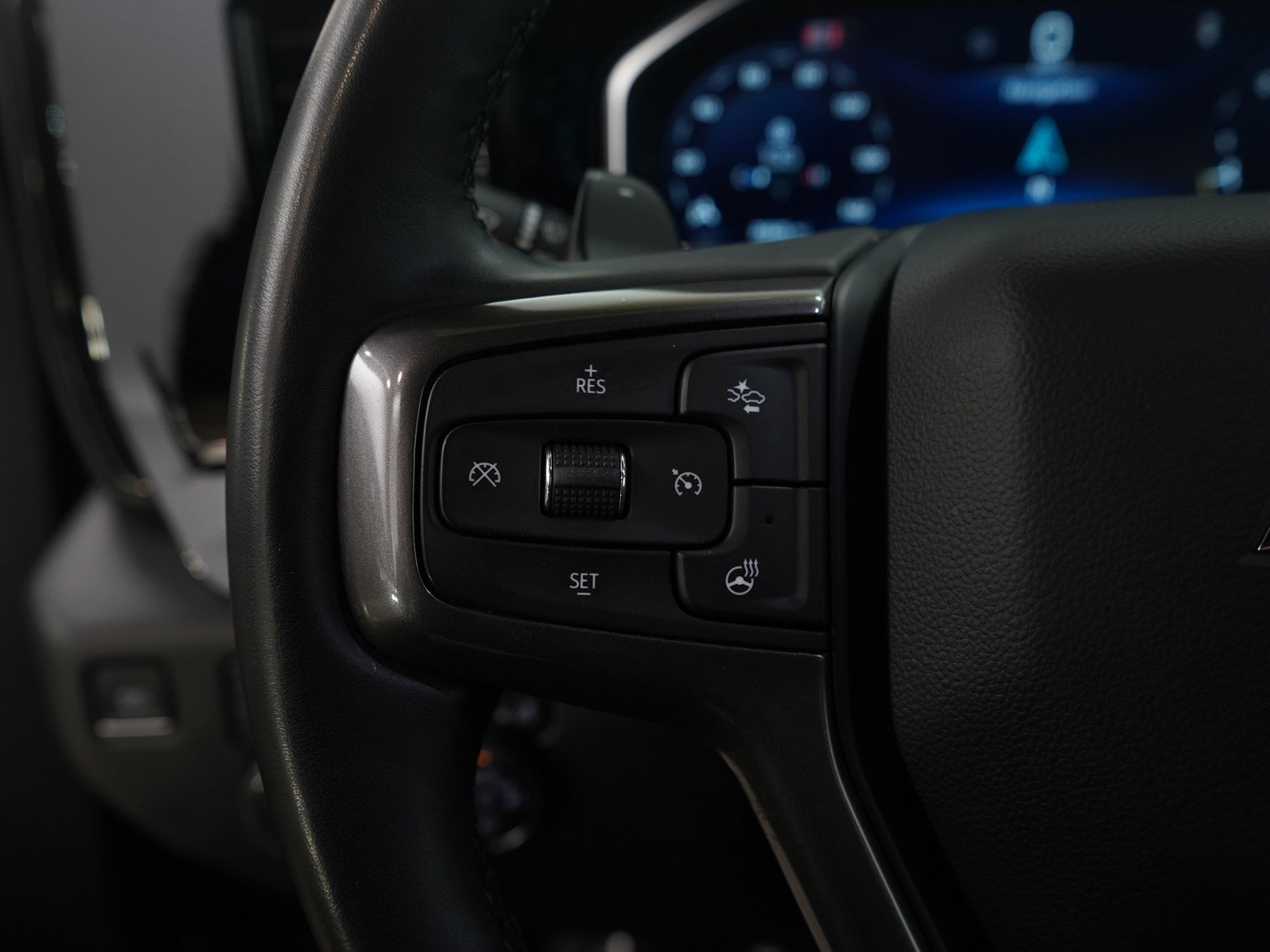 Used 2024 Chevrolet Silverado 1500 ZR2 w/ Technology Package image 19