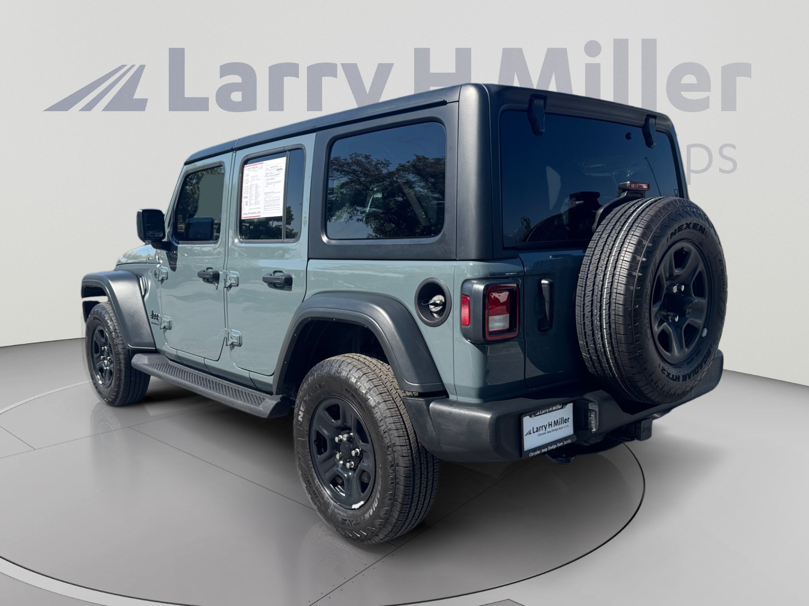 Used 2025 Jeep Wrangler Unlimited Sport AWD/4WD image 3