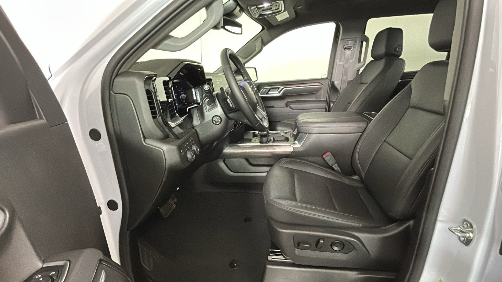 New 2026 Chevrolet Silverado 1500 LTZ AWD/4WD image 14