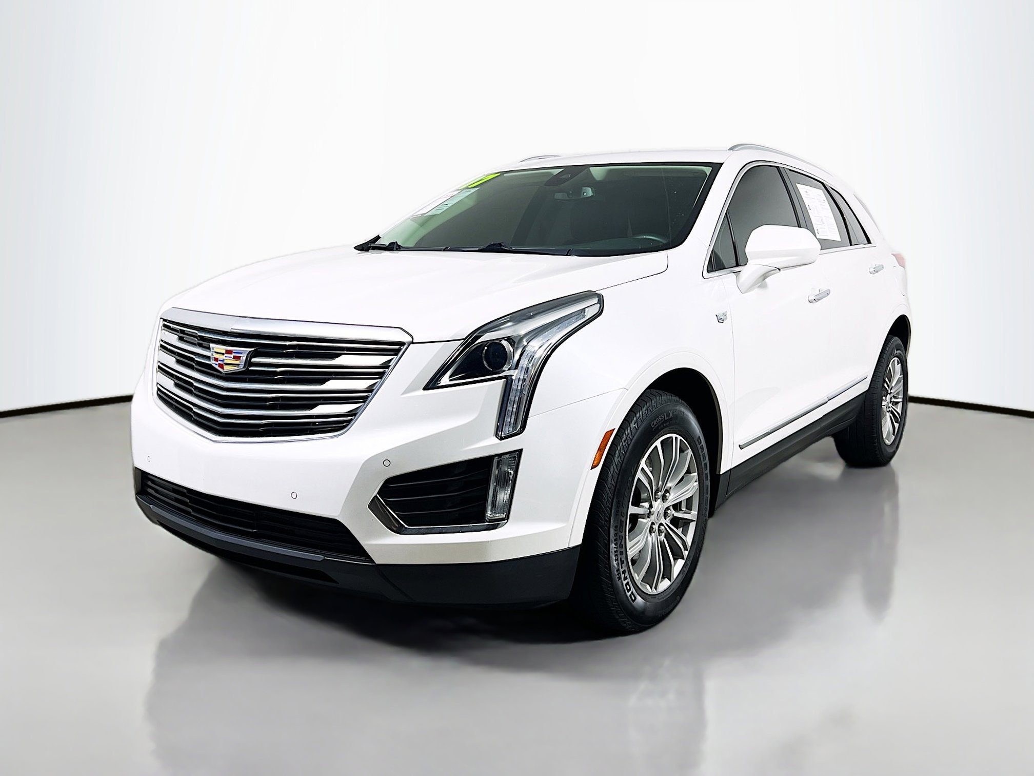 Used 2017 Cadillac XT5 Luxury w/ Driver Awareness Package AWD/4WD image 10