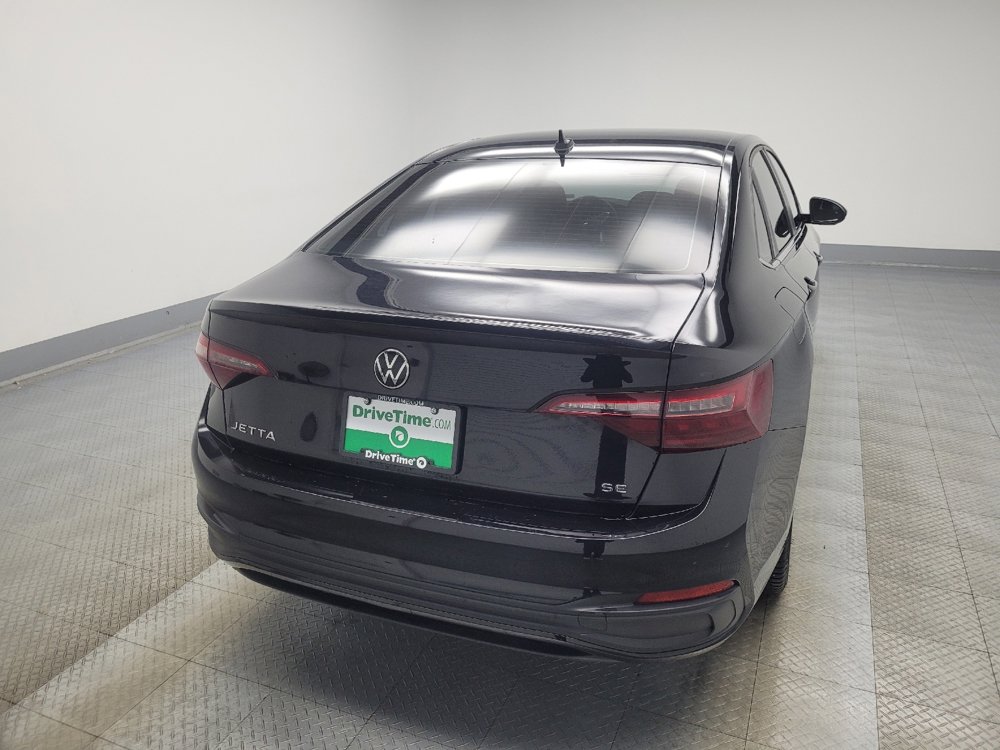 Used 2024 Volkswagen Jetta SE image 7