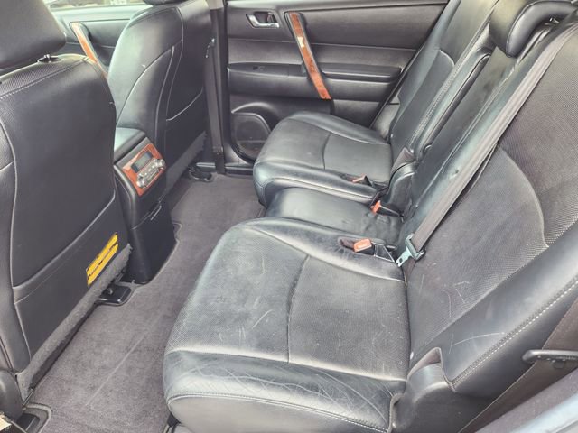 Used 2012 Toyota Highlander Limited w/ Tow Pkg AWD/4WD image 21