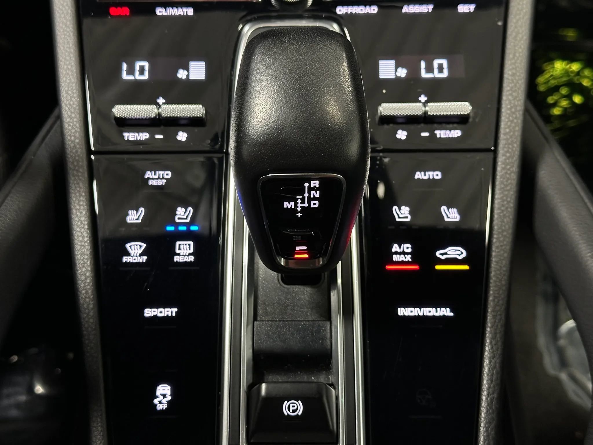 Used 2022 Porsche Cayenne S w/ Premium Package AWD/4WD image 45