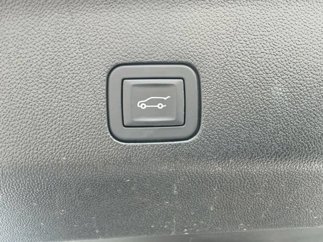 Used 2025 Chevrolet Suburban RST w/ Comfort Package AWD/4WD image 16