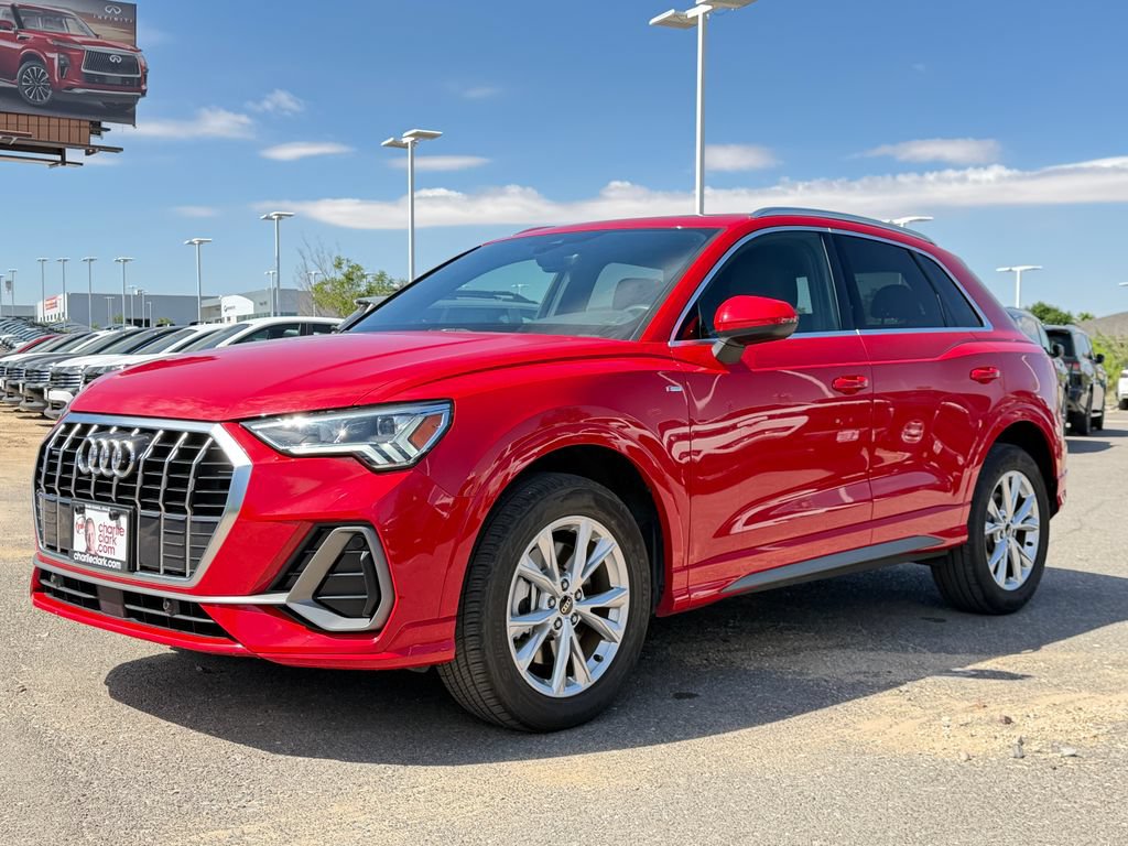 Used 2025 Audi Q3 2.0T Premium AWD/4WD image 2