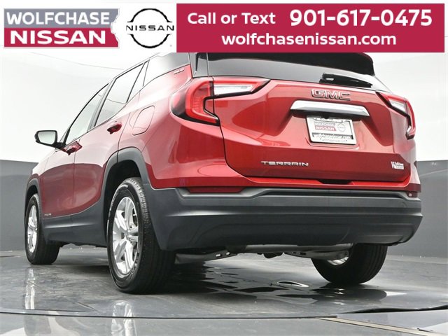 Used 2023 GMC Terrain SLE image 24