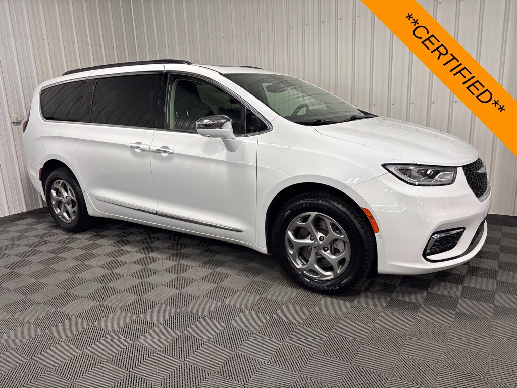 Certified 2022 Chrysler Pacifica Limited w/ Uconnect Theater Family Group