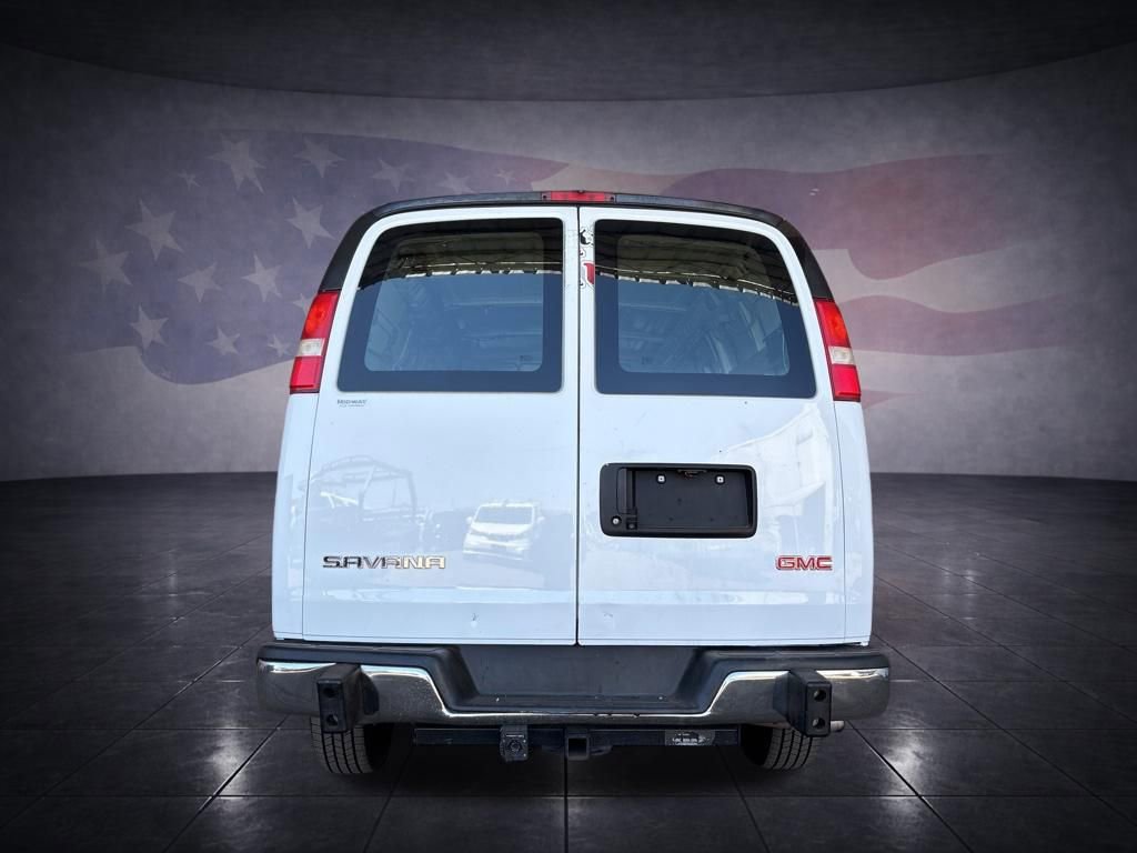 Used 2018 GMC Savana 2500 w/ Driver Convenience Package RWD image 4