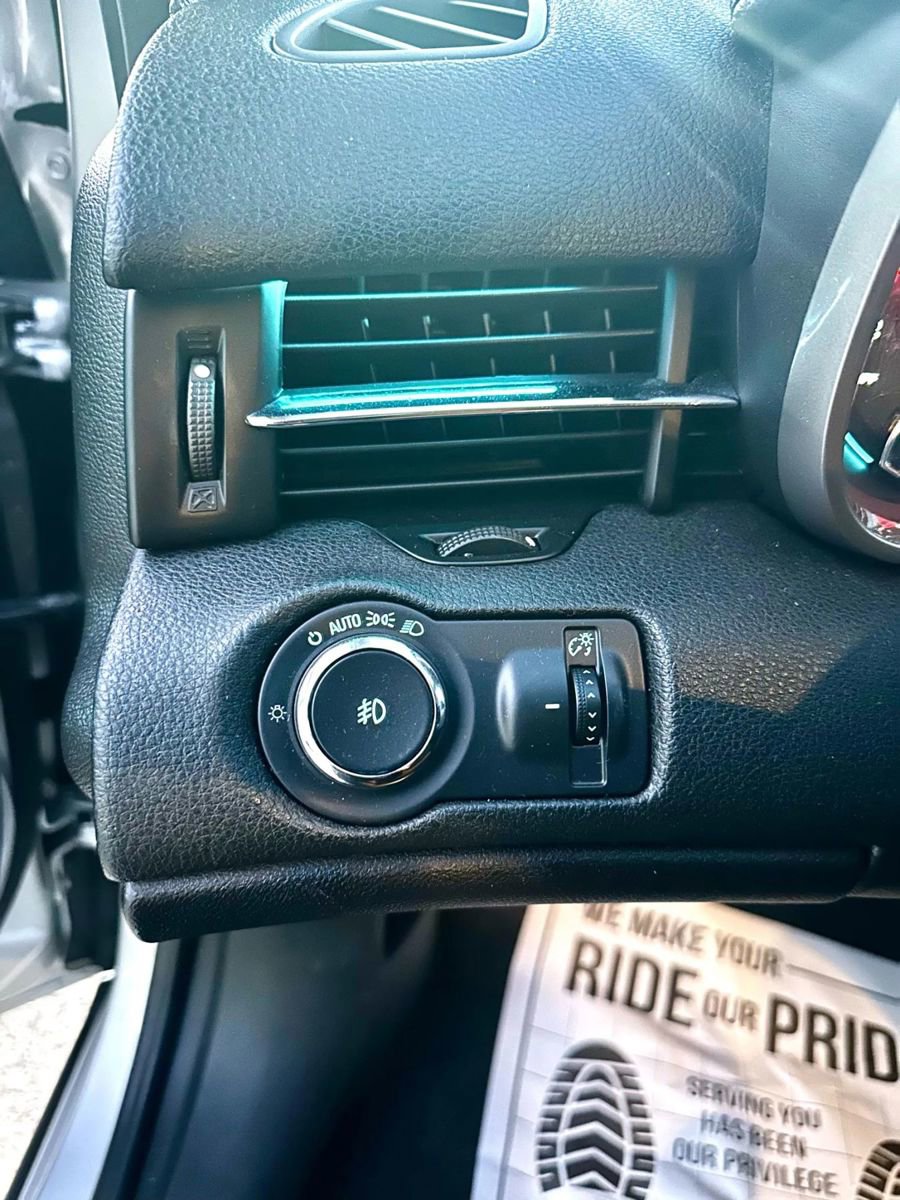 Used 2015 Chevrolet Malibu LTZ image 26