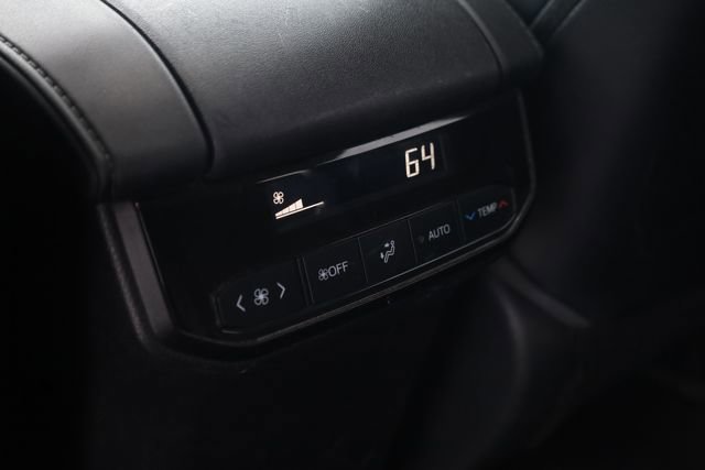 Used 2021 Toyota Highlander XLE AWD/4WD image 24