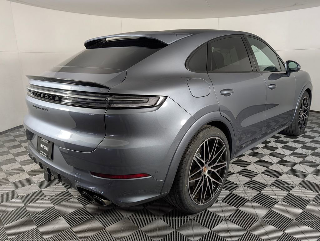 New 2026 Porsche Cayenne GTS image 7