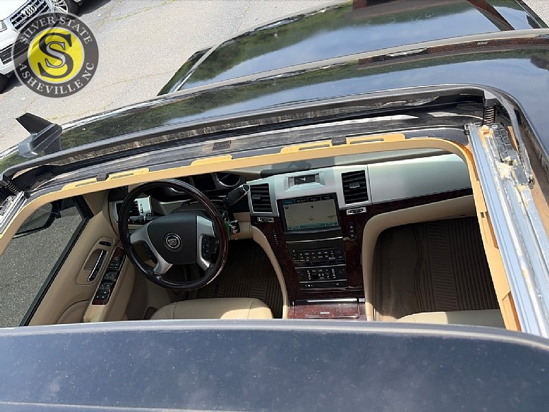 Used 2011 Cadillac Escalade ESV Premium AWD/4WD image 33