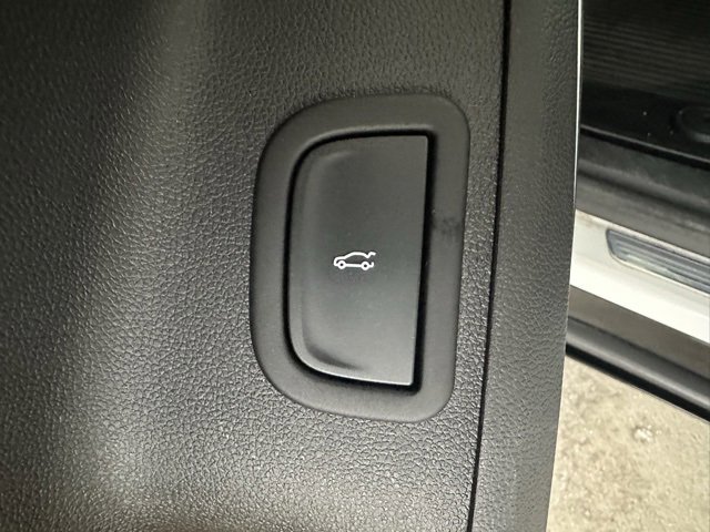 Certified 2025 Chevrolet Traverse RS image 36