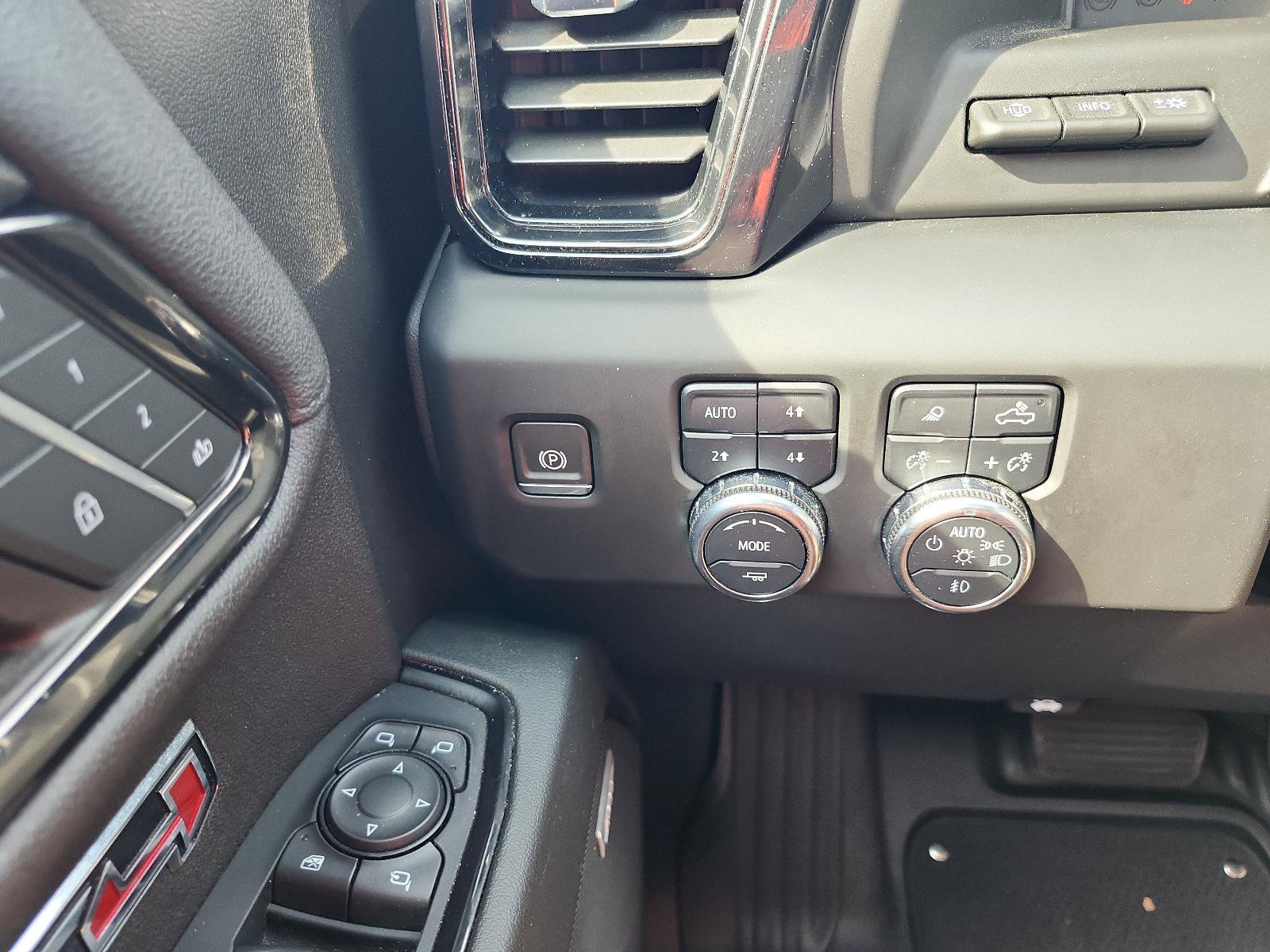Used 2024 GMC Sierra 1500 AT4 w/ Technology Package AWD/4WD image 27
