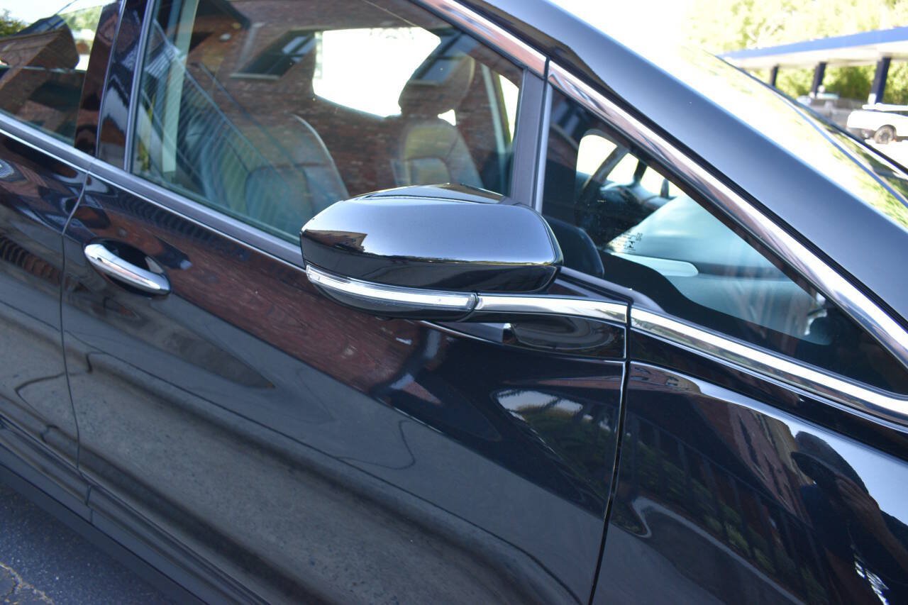 Used 2021 Chevrolet Bolt Premier w/ Infotainment Package FWD image 33