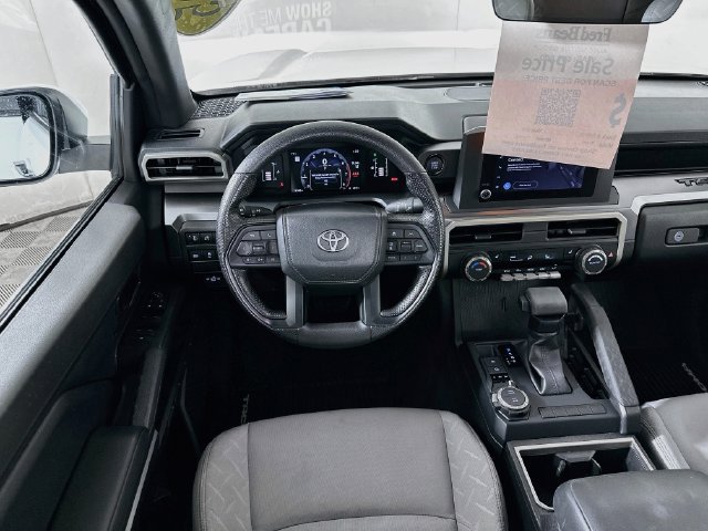 Used 2025 Toyota Tacoma SR5 AWD/4WD image 27