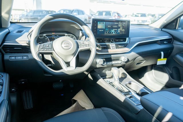New 2025 Nissan Altima 2.5 SV image 10