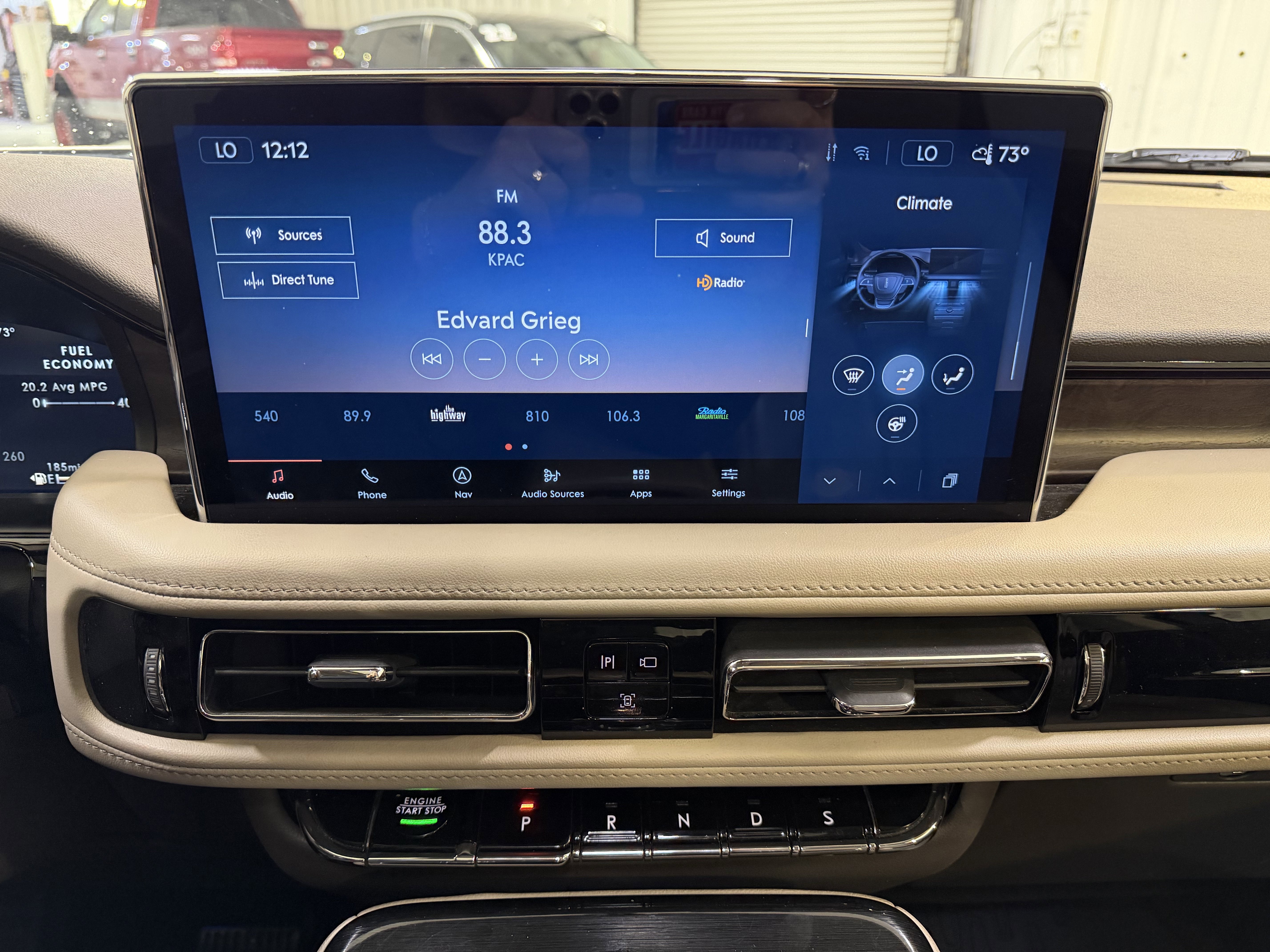 Used 2023 Lincoln Nautilus Reserve w/ Luxury Package AWD/4WD image 16