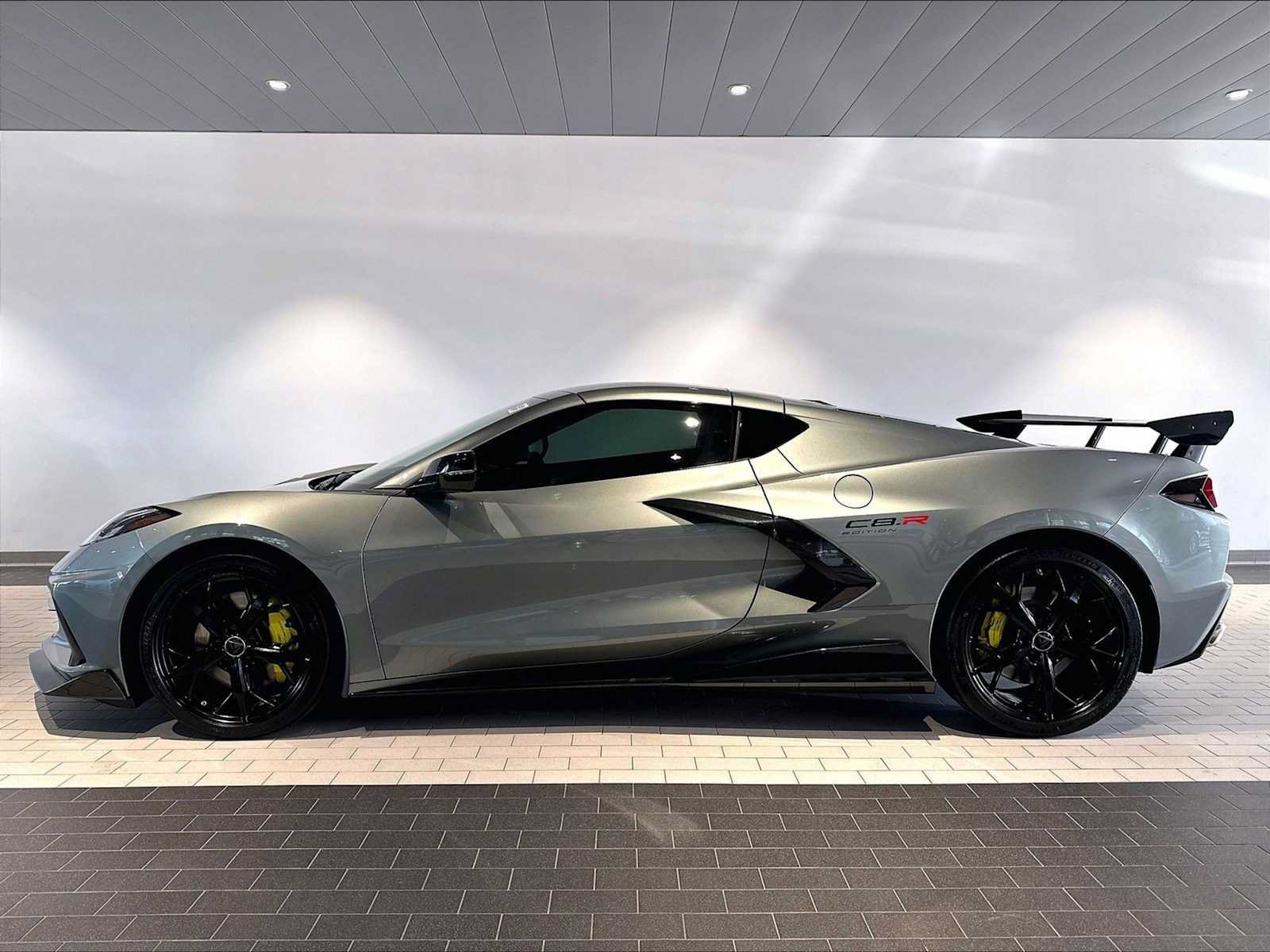 Used 2022 Chevrolet Corvette Stingray Premium Cpe RWD image 2
