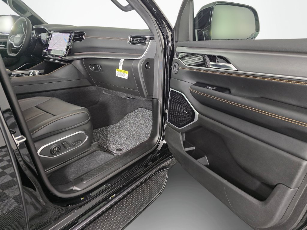 New 2026 Jeep Grand Wagoneer 4WD image 49