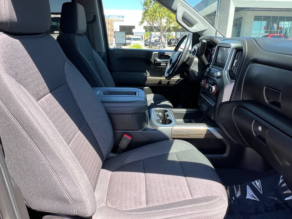 Used 2022 Chevrolet Silverado 1500 RST w/ LPO, Blackout Package AWD/4WD image 18