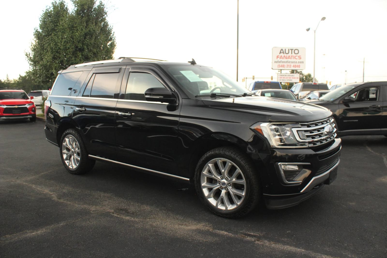 Used 2018 Ford Expedition Limited w/ Equipment Group 302A AWD/4WD image 10