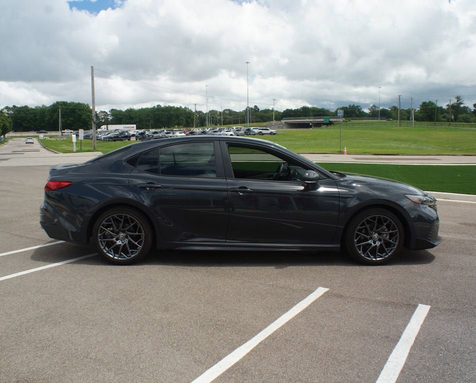 Used 2025 Toyota Camry SE w/ Convenience Package FWD image 21