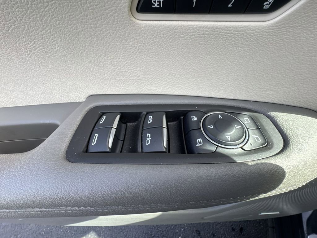 Used 2023 Cadillac XT6 Premium Luxury w/ Technology Package image 13