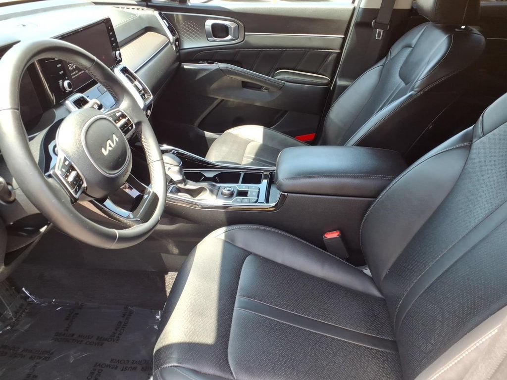 Certified 2023 Kia Sorento SX FWD image 14
