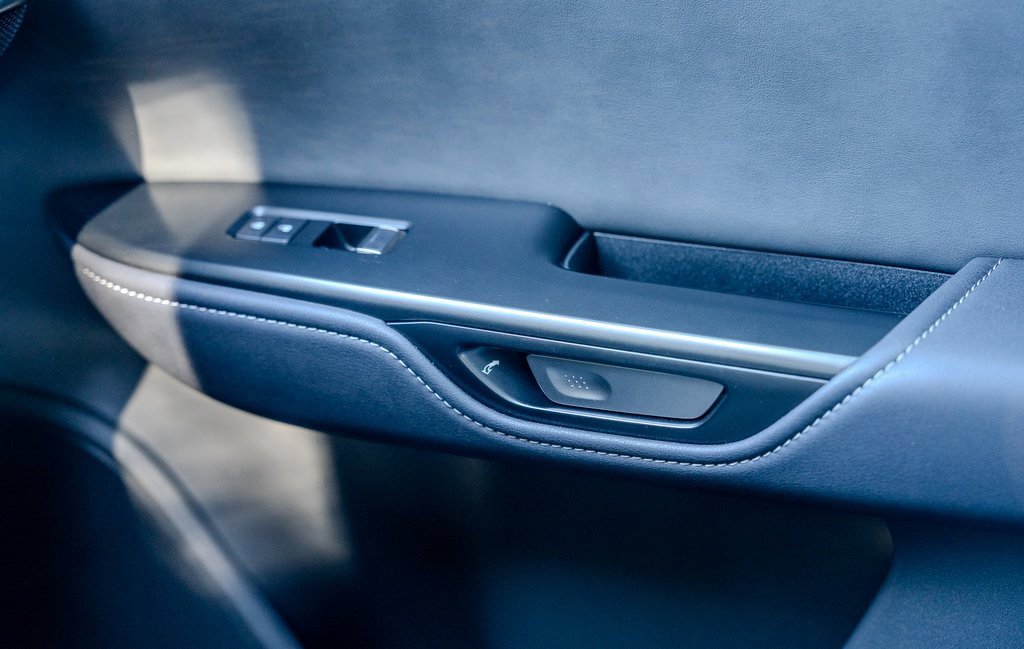 Used 2024 Lexus RZ 300e Premium w/ Accessory Package (Z1) image 14