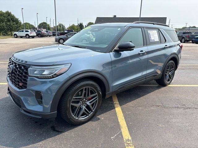 Used 2025 Ford Explorer ST AWD/4WD image 16
