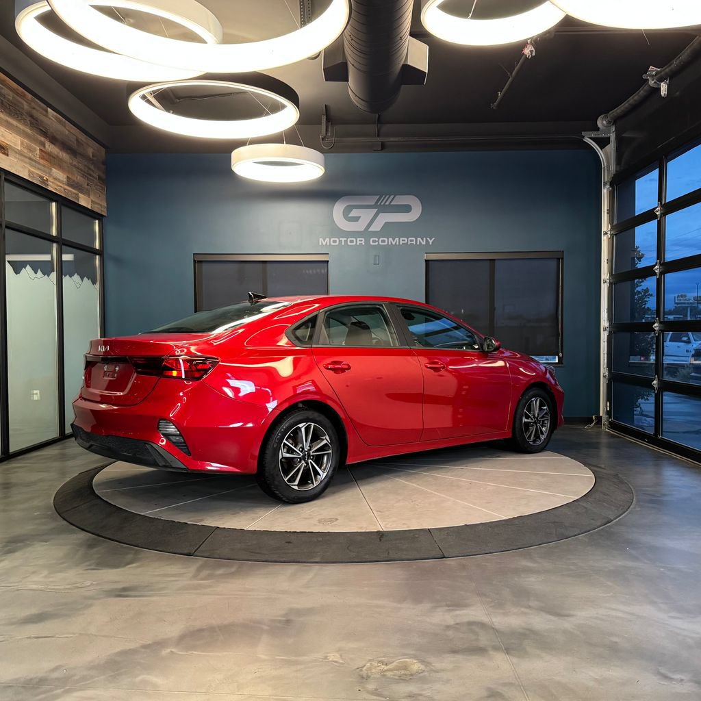 Used 2022 Kia Forte LXS FWD image 3
