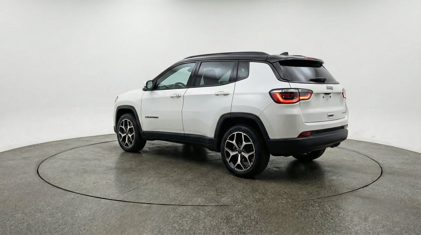 Used 2025 Jeep Compass Limited AWD/4WD image 6