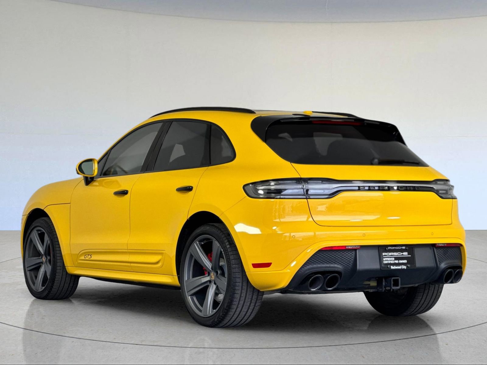 Certified 2022 Porsche Macan GTS image 3