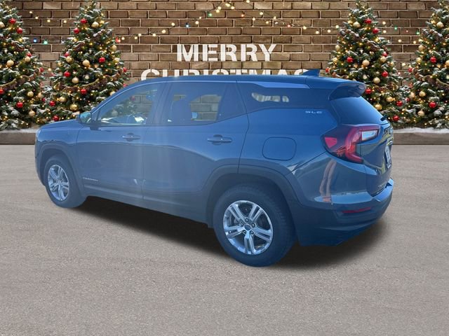 Used 2024 GMC Terrain SLE image 3