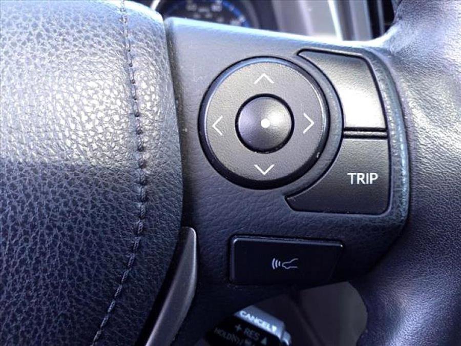 Used 2018 Toyota RAV4 XLE image 28