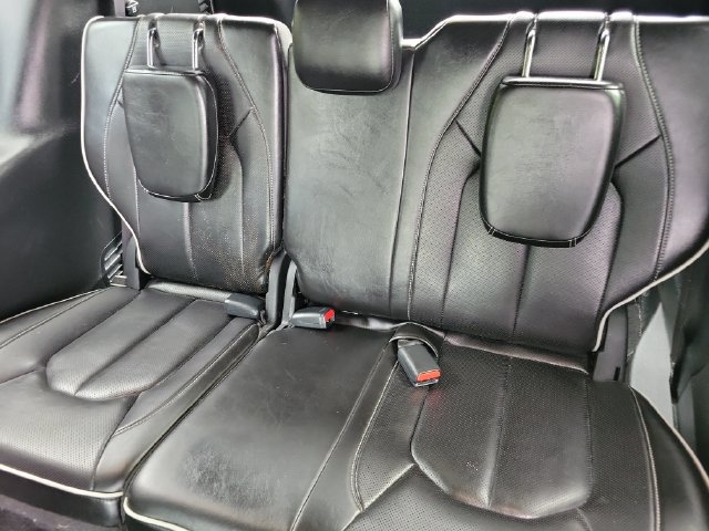 Used 2025 Chrysler Pacifica Limited FWD image 19