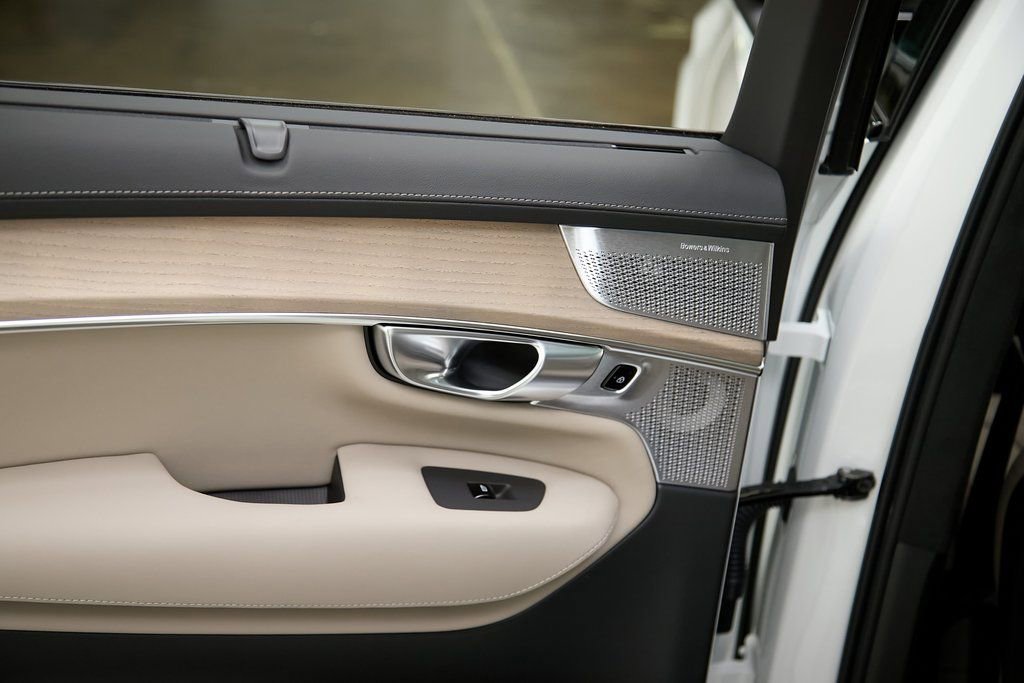 New 2026 Volvo XC90 B6 Ultra w/ Lounge Package image 18