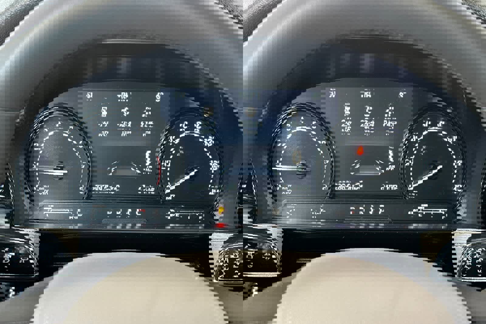 Used 2022 Lincoln Corsair FWD w/ Rear Removable Package Tray image 28